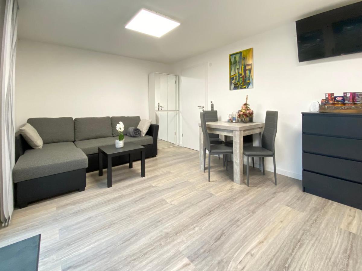 1,5 Zimmer Apartment In S-Bahn Naehe, 35 Qm, Max 4 Pers, Zentral, Private Terasse, Internet 250 Mbit Gärtringen Exteriér fotografie